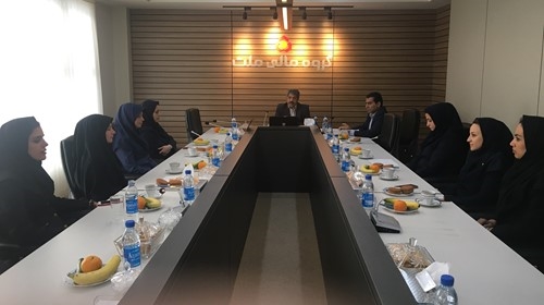 نشست صمیمانه مدیرعامل محترم با همکاران خانم شرکت به مناسبت روز زن98/11/26